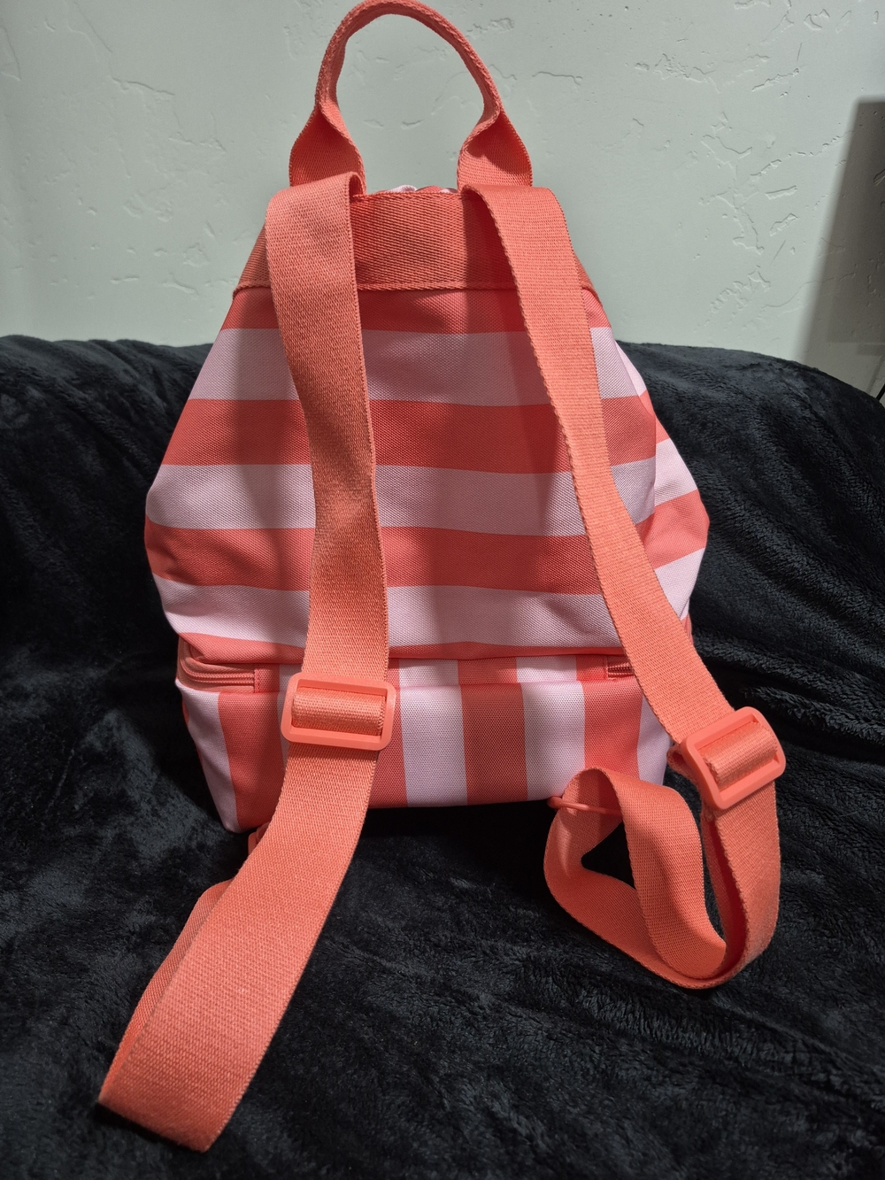 Victoria's Secret Coral and Pink Striped Drawstring Cooler/Backpack - Picture 3 of 6